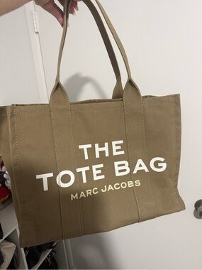 Marc Jacobs Canvas Tote Bag in Green with White Logo